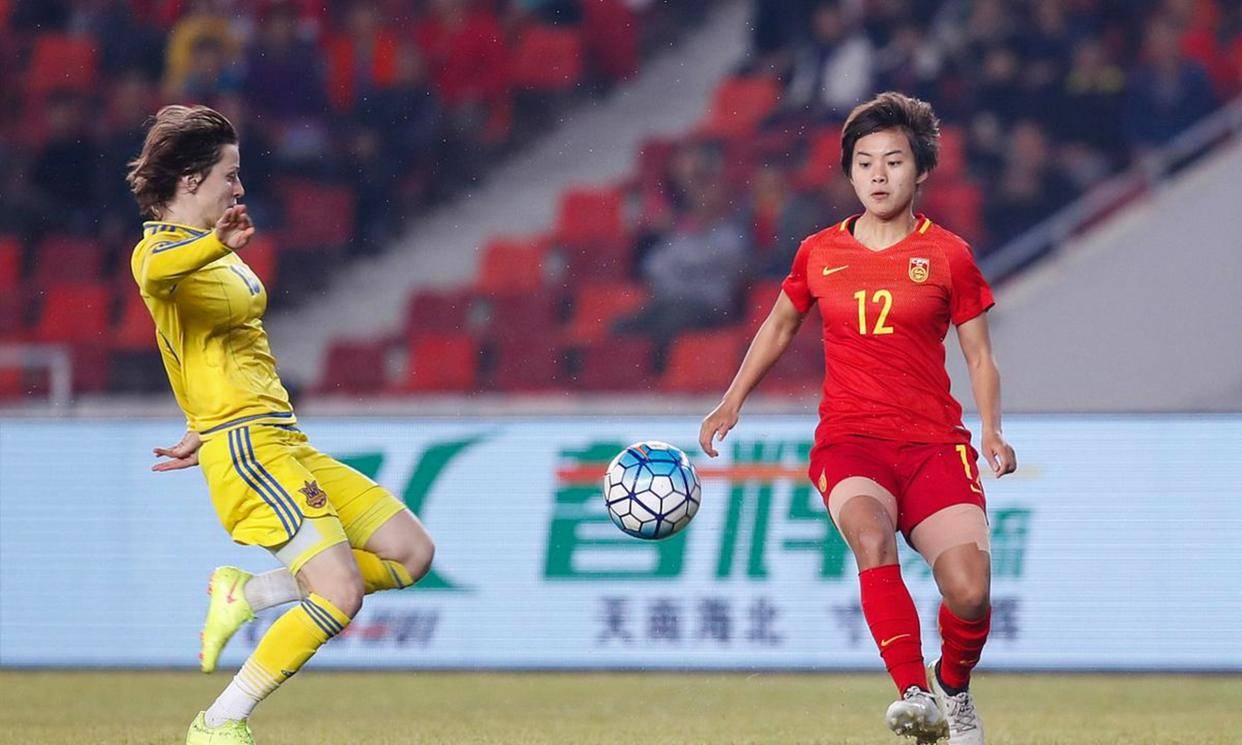 王霜在边路传中对中国台北形成威胁，邵子钦成为关键支点撑起中锋线，陈巧珠回防拦截与传中点亮直通世界杯之路